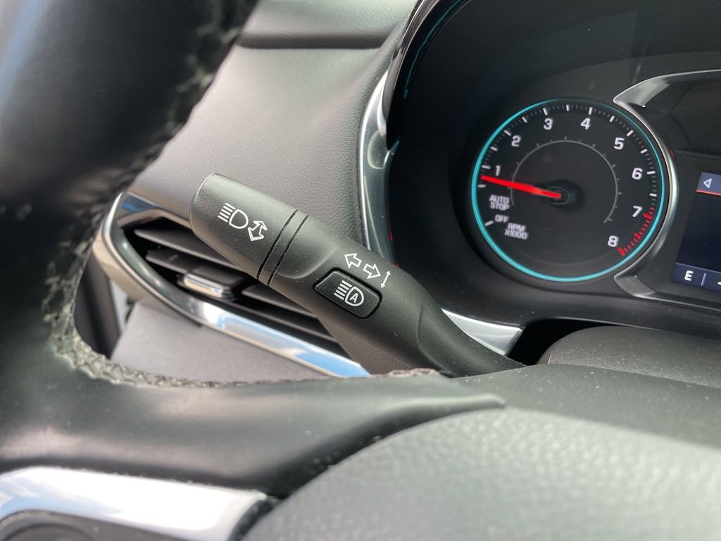 Used 2023 Chevrolet Traverse LT image 15