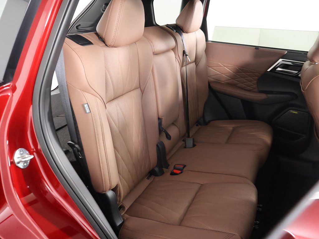 New 2025 Mitsubishi Outlander SEL image 39