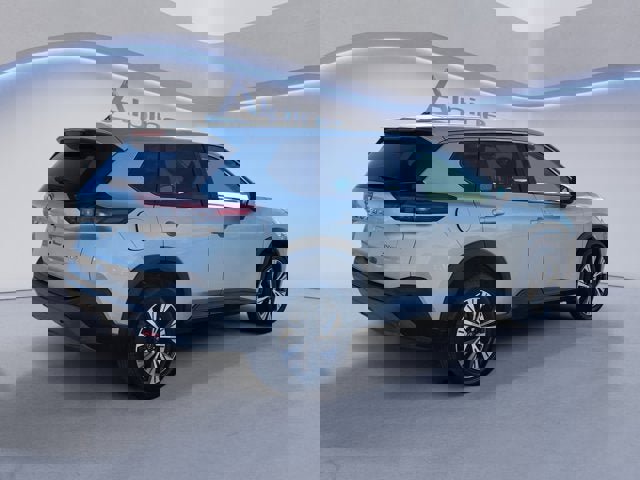 Used 2023 Nissan Rogue SV image 5