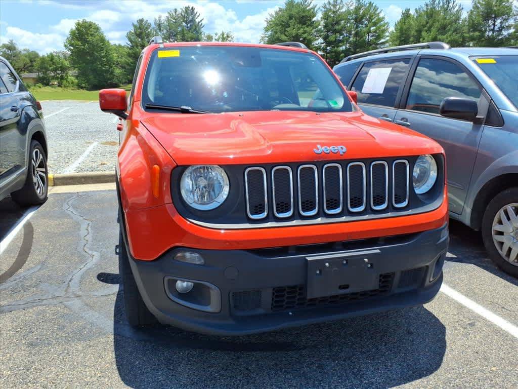 Used 2017 Jeep Renegade Latitude w/ Cold Weather Group AWD/4WD image 6