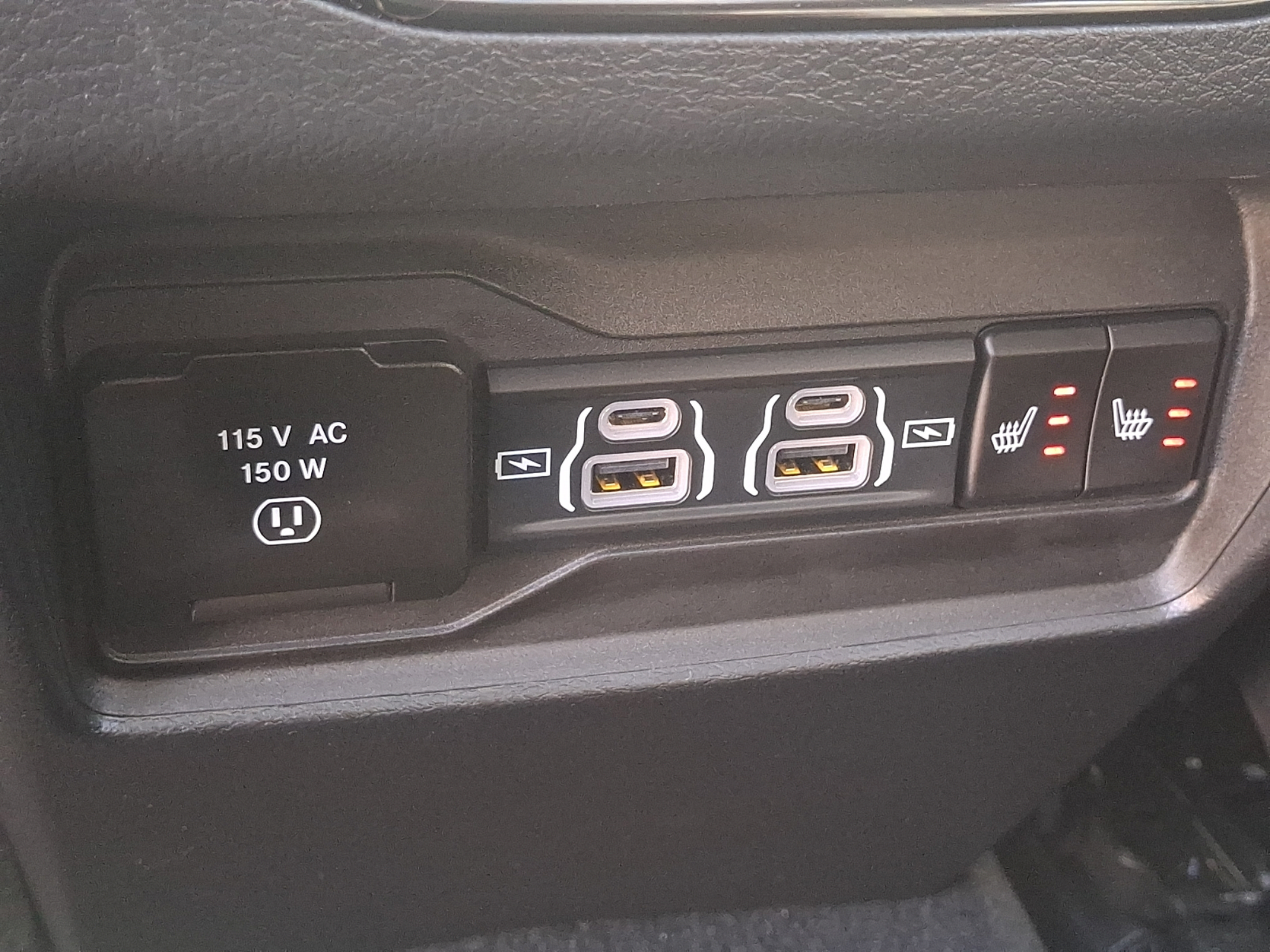 Used 2023 Jeep Grand Cherokee Limited w/ Luxury Tech Group II AWD/4WD image 9