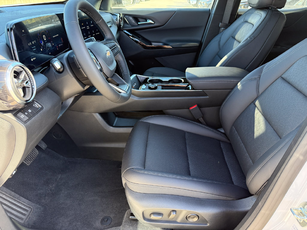 New 2027 Chevrolet Equinox LT w/ Convenience Package II FWD image 14