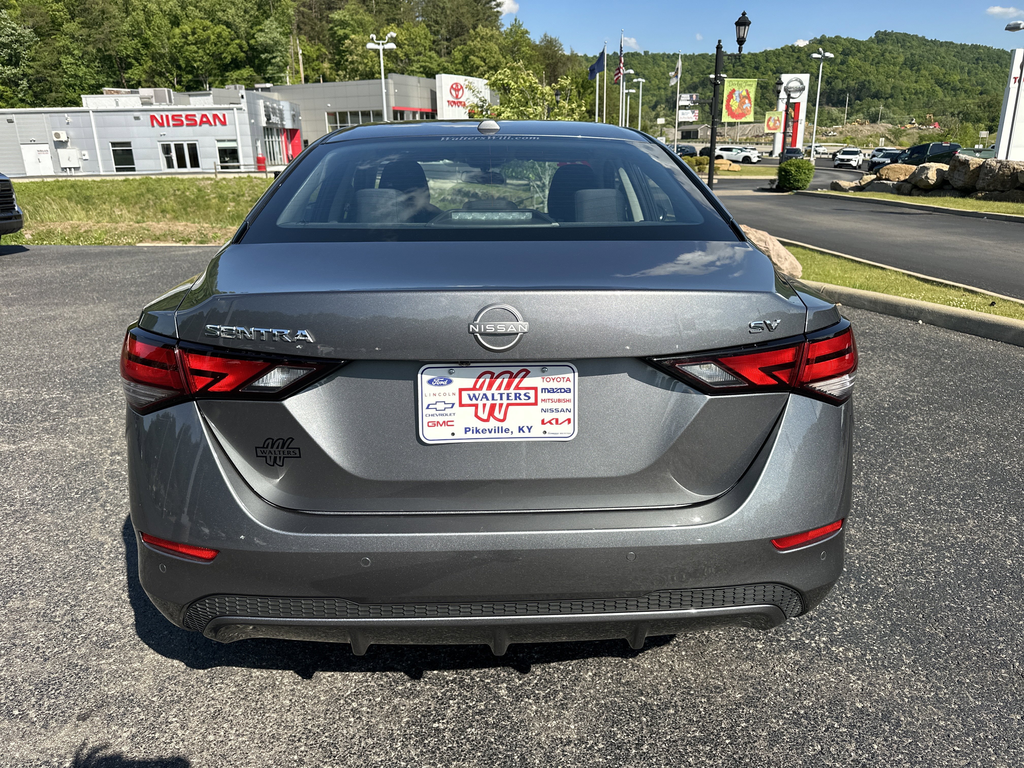 Used 2024 Nissan Sentra SV FWD image 3