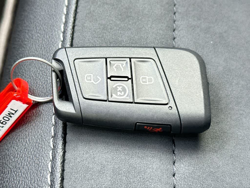 New 2026 Volkswagen Taos SE FWD image 28