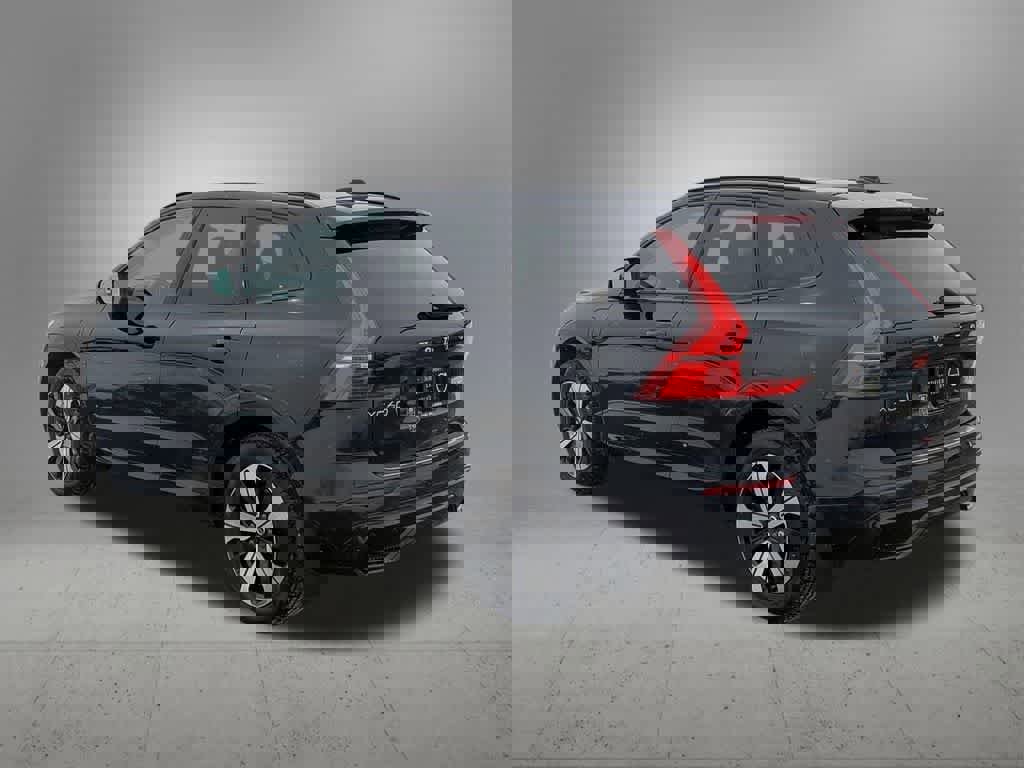 Certified 2025 Volvo XC60 T8 Core w/ Protection Package Premier image 4