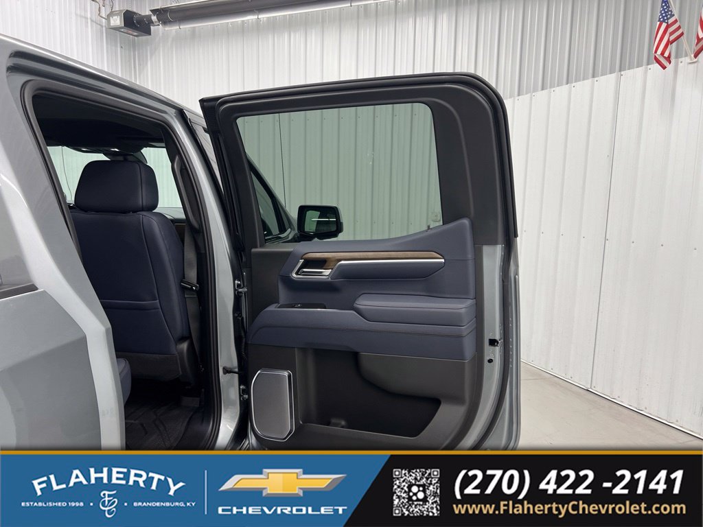 New 2026 Chevrolet Silverado 1500 High Country w/ High Country Premium Package AWD/4WD image 5