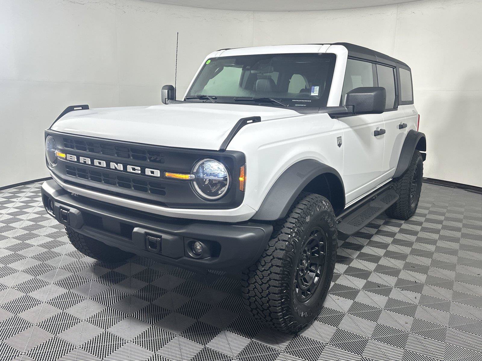 New 2026 Ford Bronco Big Bend w/ Black Diamond Package AWD/4WD image 3