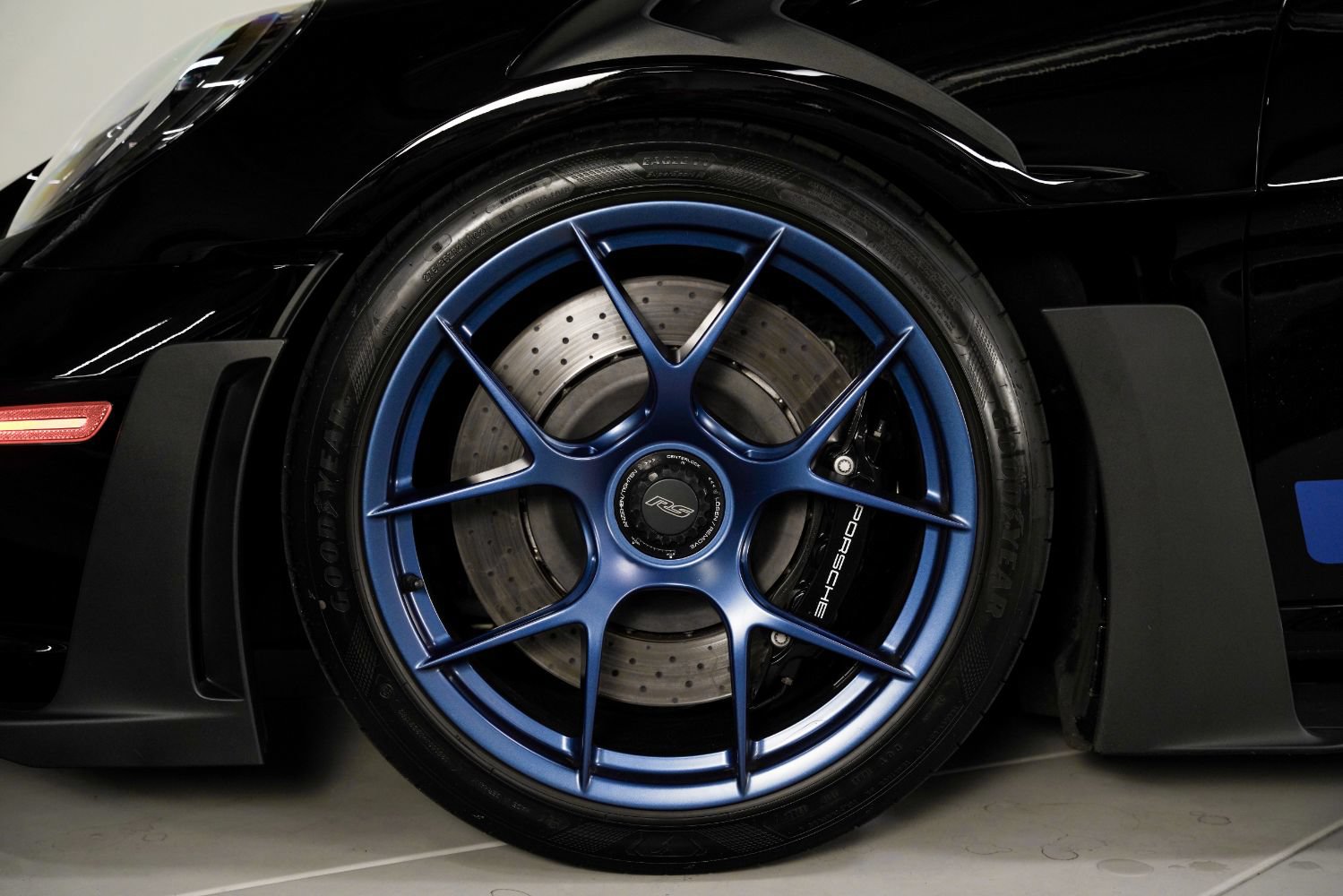 Used 2025 Porsche 911 GT3 RS w/ Weissach Package RWD image 17