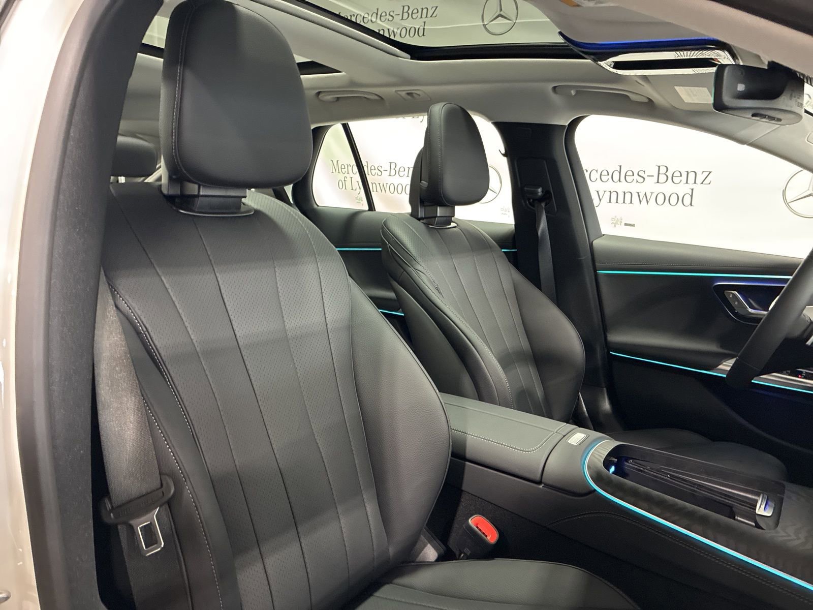 New 2026 Mercedes-Benz E 450 4MATIC All-Terrain Wagon image 17