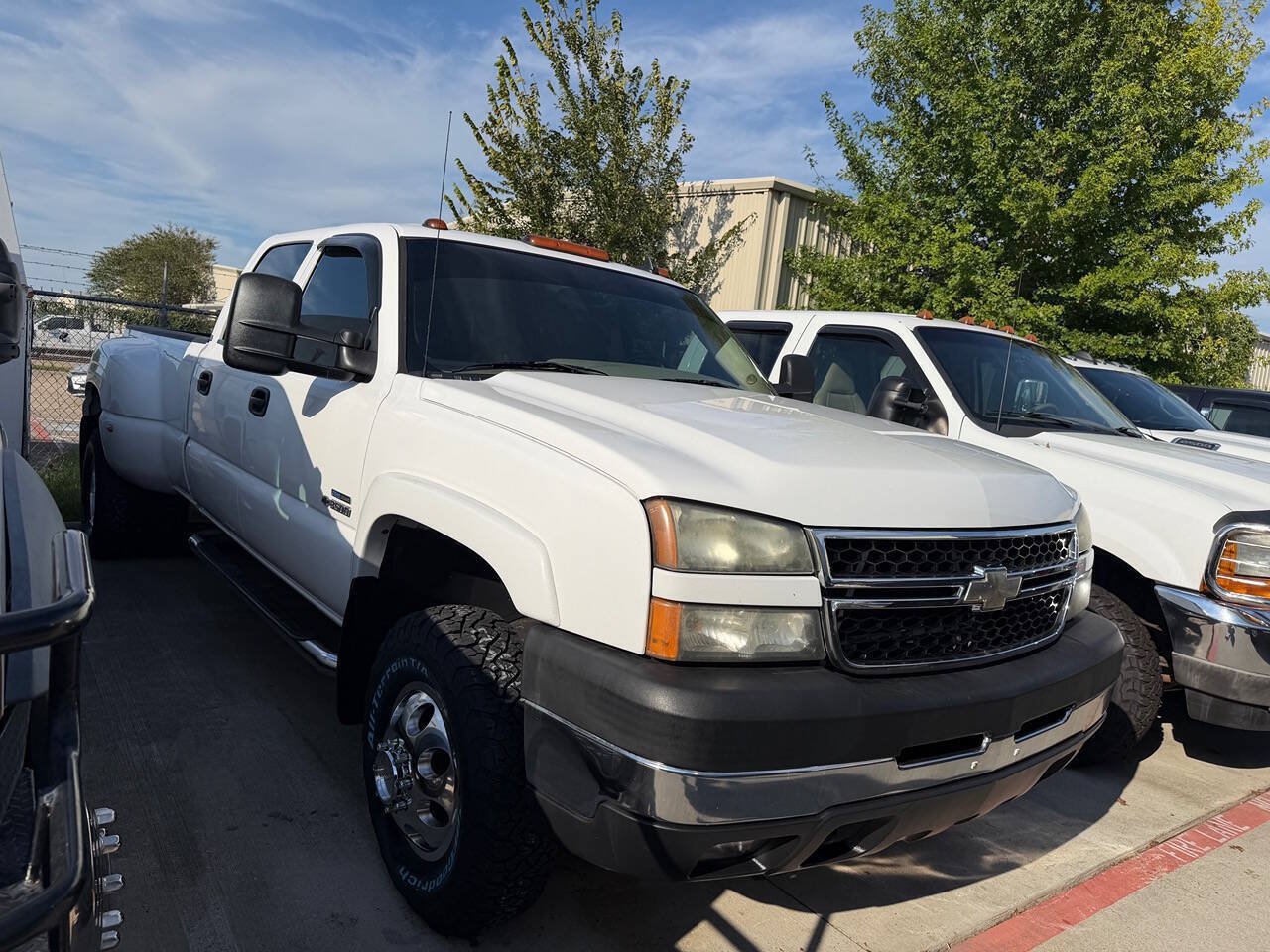 Used 2006 Chevrolet Silverado 3500 LT w/ Heavy-Duty Power Package AWD/4WD image 1