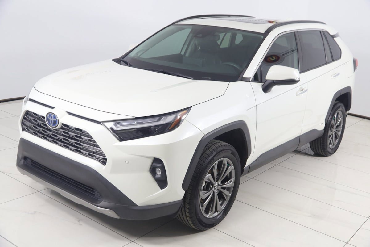 Used 2022 Toyota RAV4 Limited AWD/4WD image 19