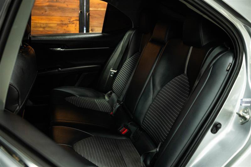 Used 2020 Toyota Camry SE w/ Carpet Mat Package FWD image 10