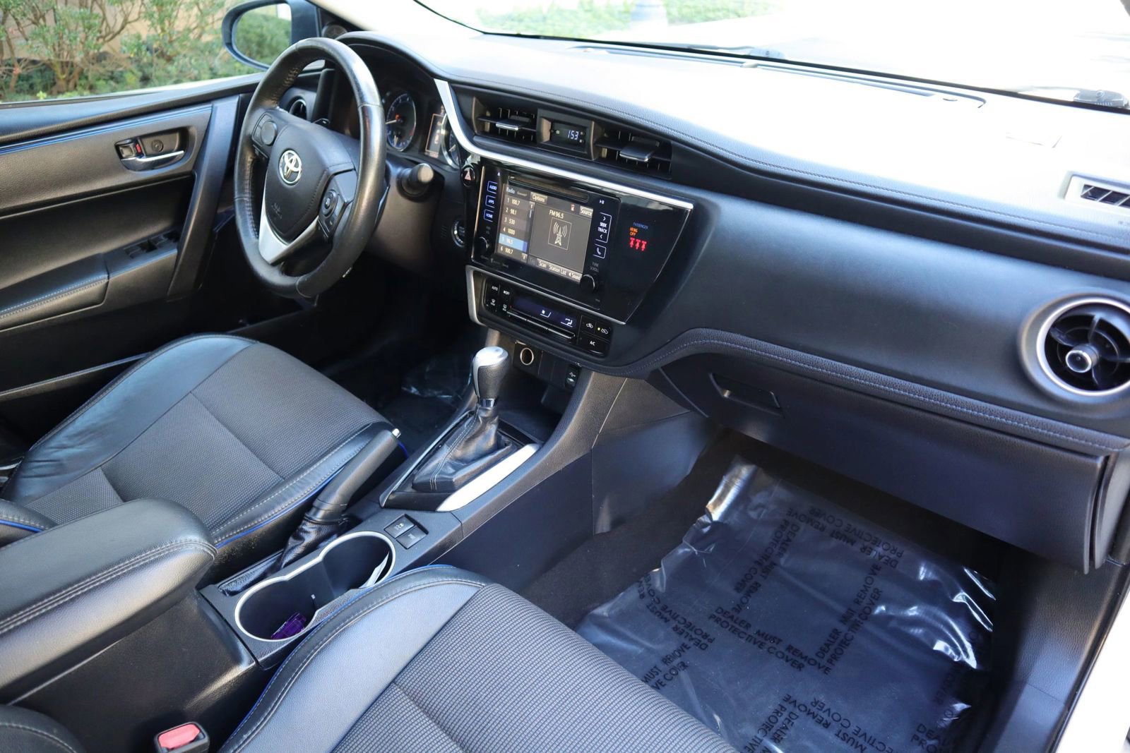 Used 2018 Toyota Corolla SE w/ SE Premium Package FWD image 27