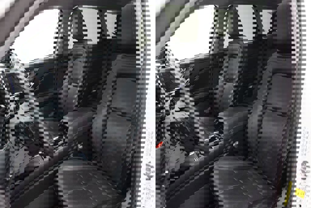 Used 2021 Lincoln Corsair AWD w/ Premium Package image 13