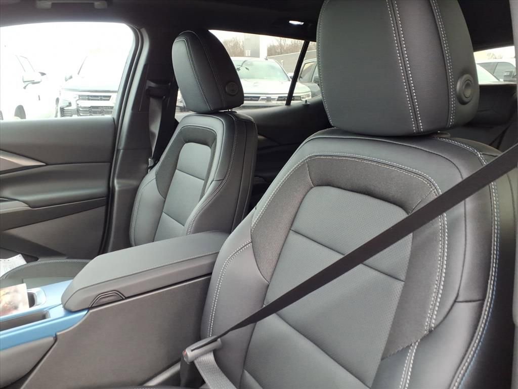 New 2026 Chevrolet Equinox EV LT image 11