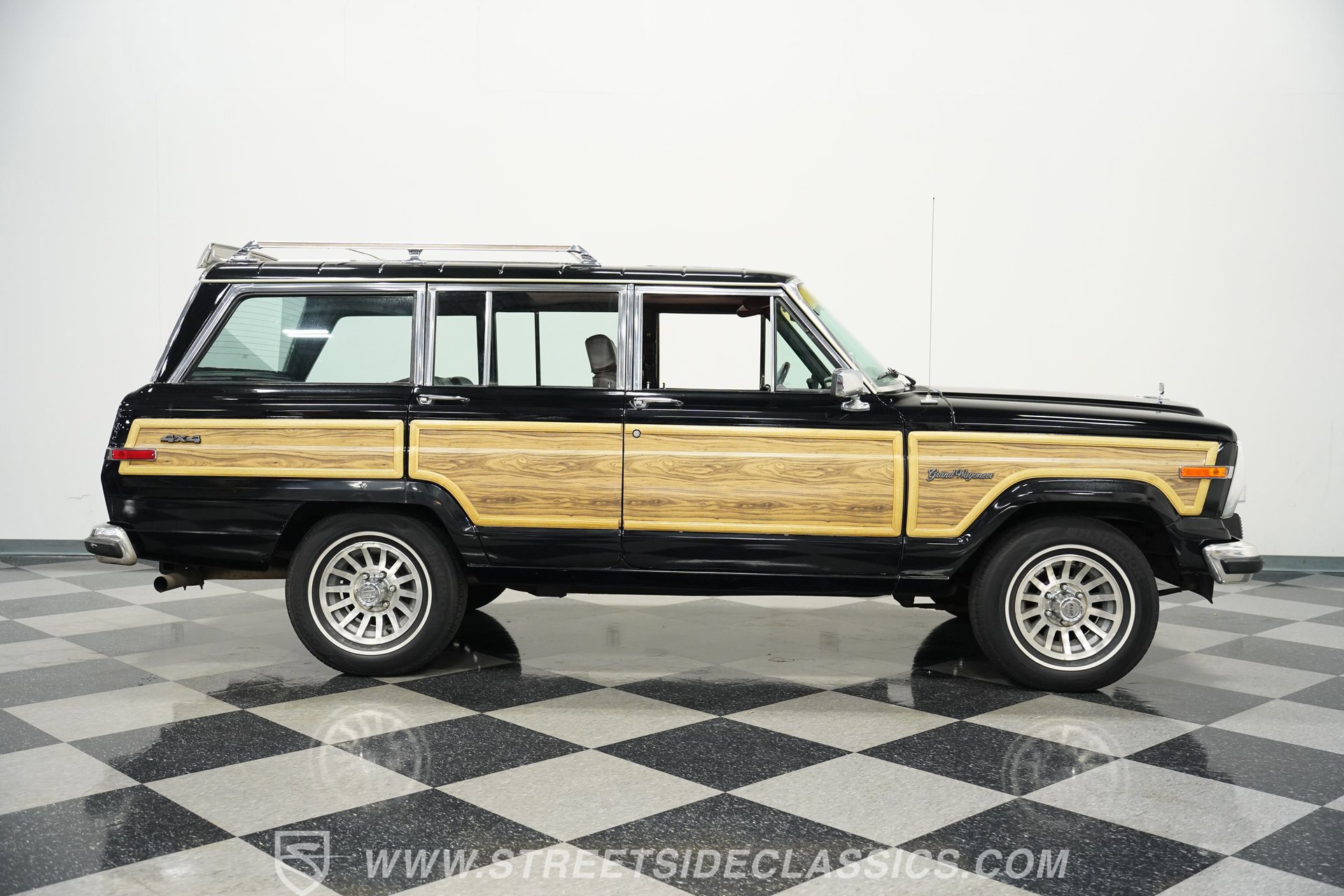 Used 1988 Jeep Grand Wagoneer image 14
