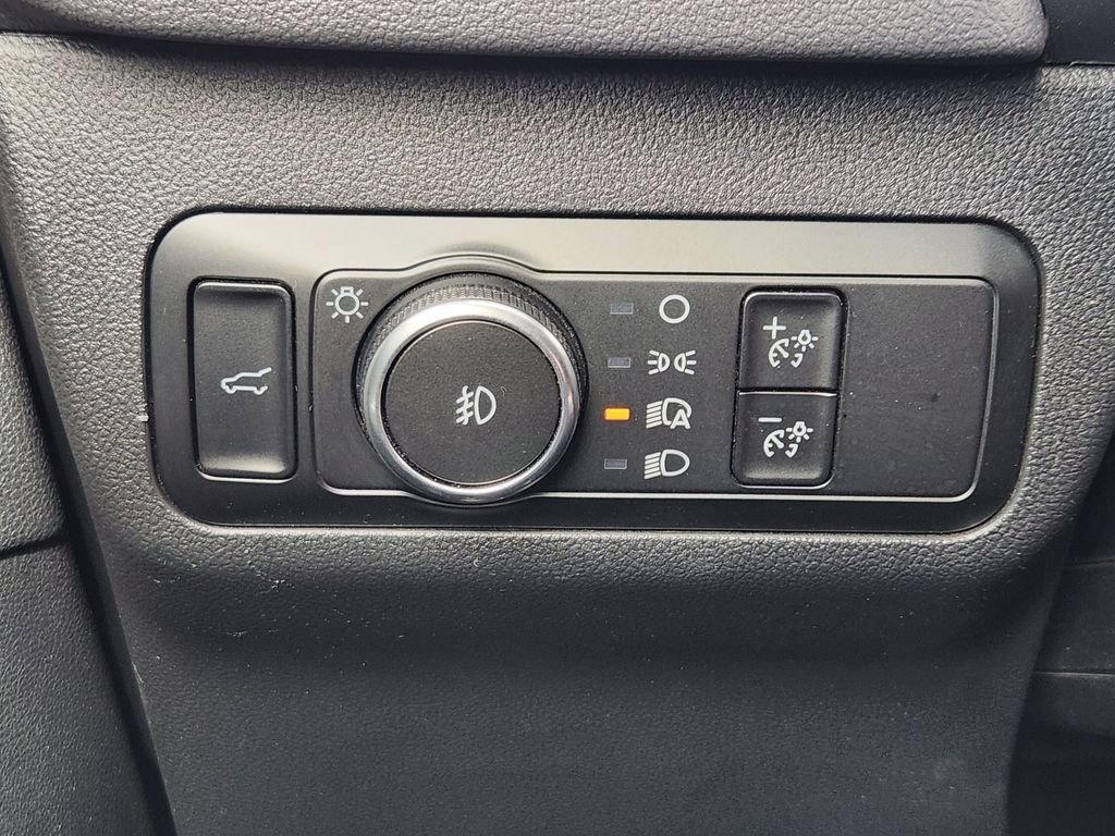Used 2025 Ford Escape ST-Line Select AWD/4WD image 13