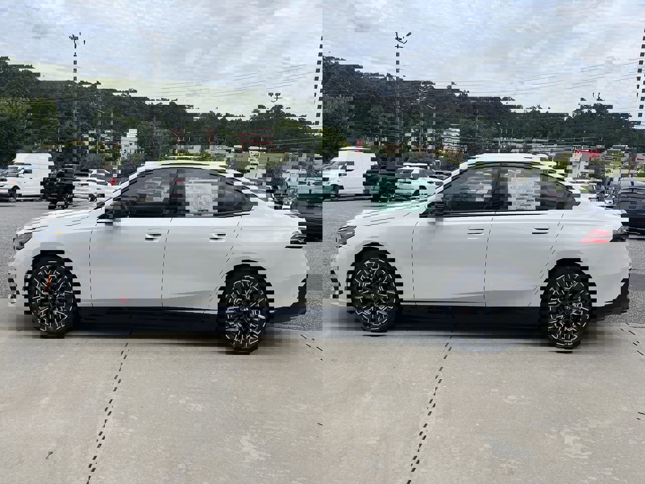 Used 2025 BMW i5 M60 w/ Premium Package image 5