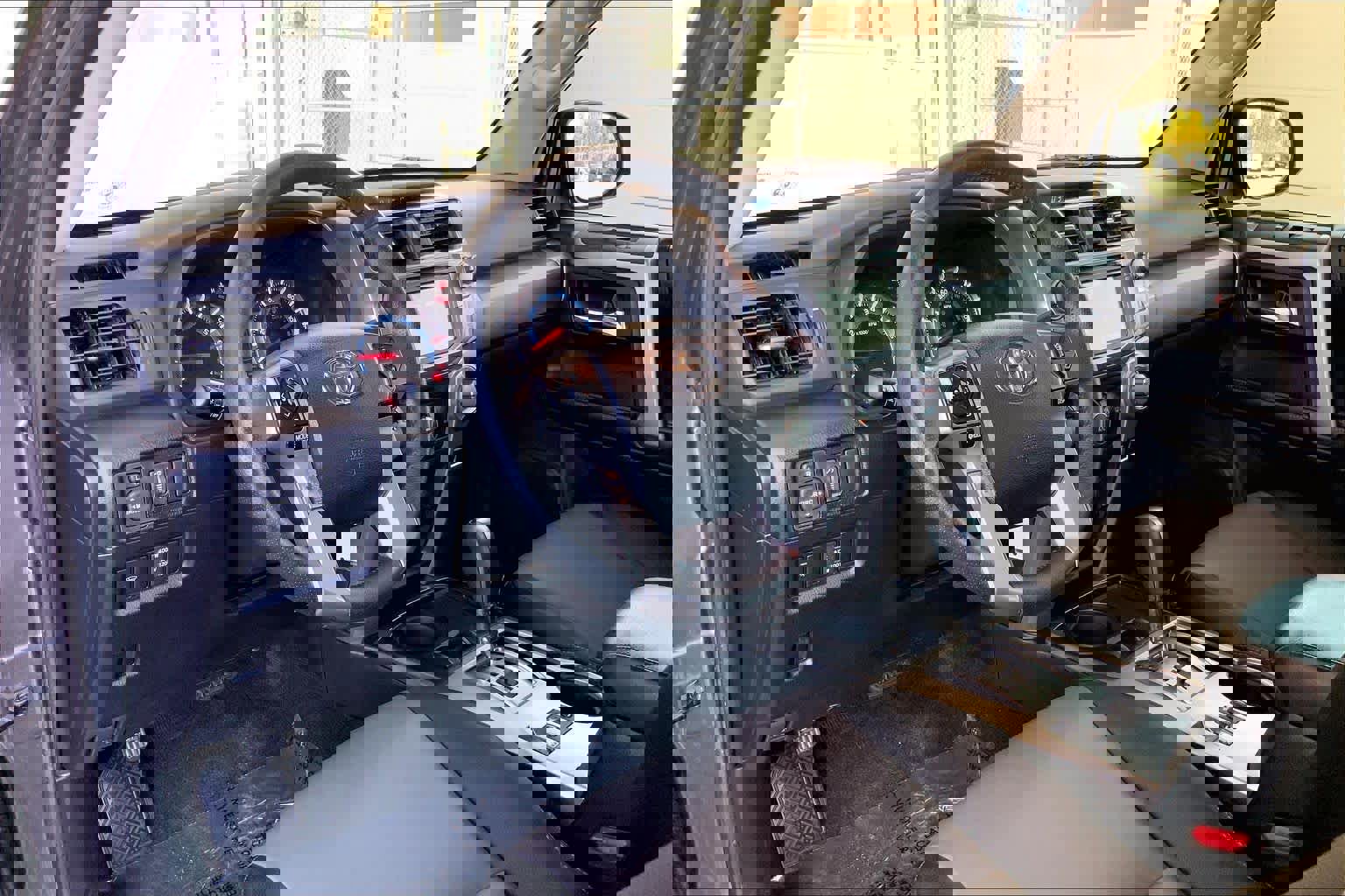 Used 2019 Toyota 4Runner SR5 Premium image 17