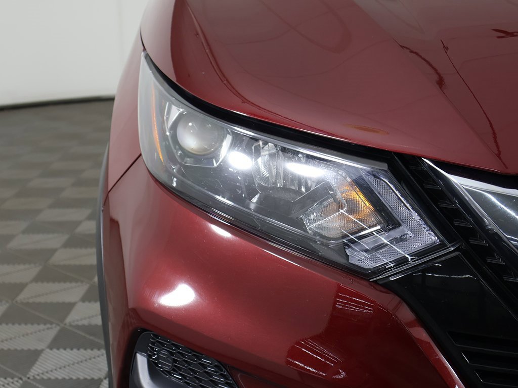 Used 2022 Nissan Rogue Sport SV w/ Technology Package image 13