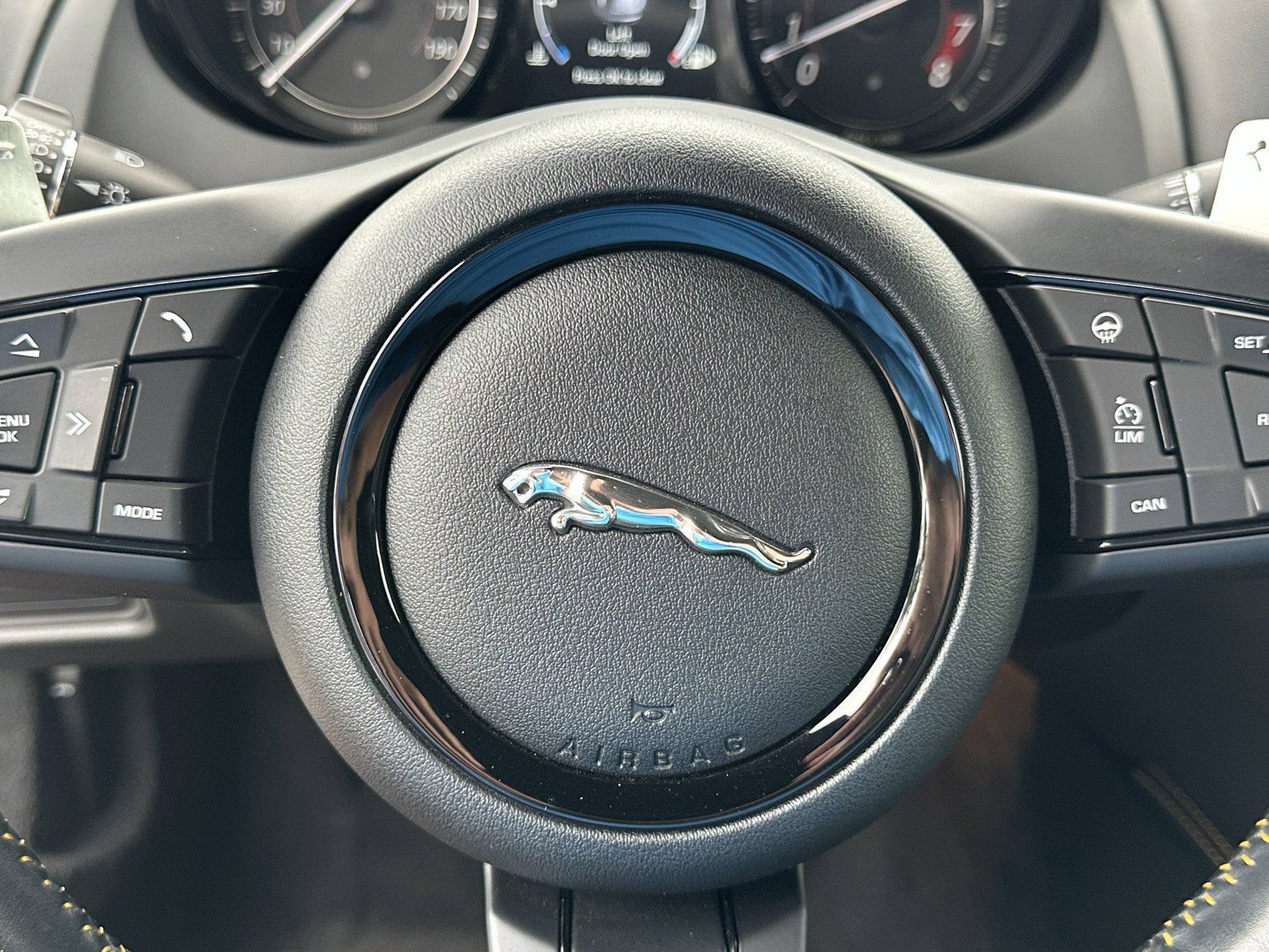 Used 2018 Jaguar F-TYPE 400 Sport RWD image 25