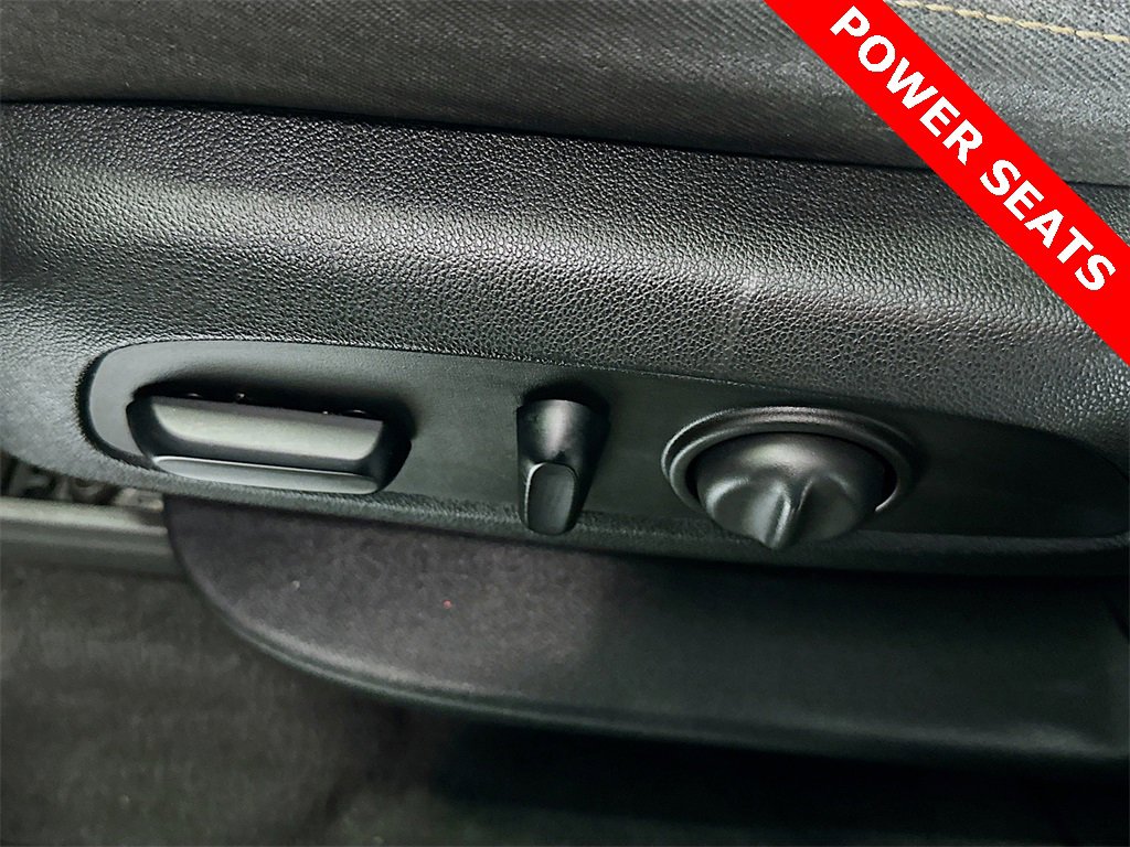 Used 2020 Chevrolet Traverse LT image 36