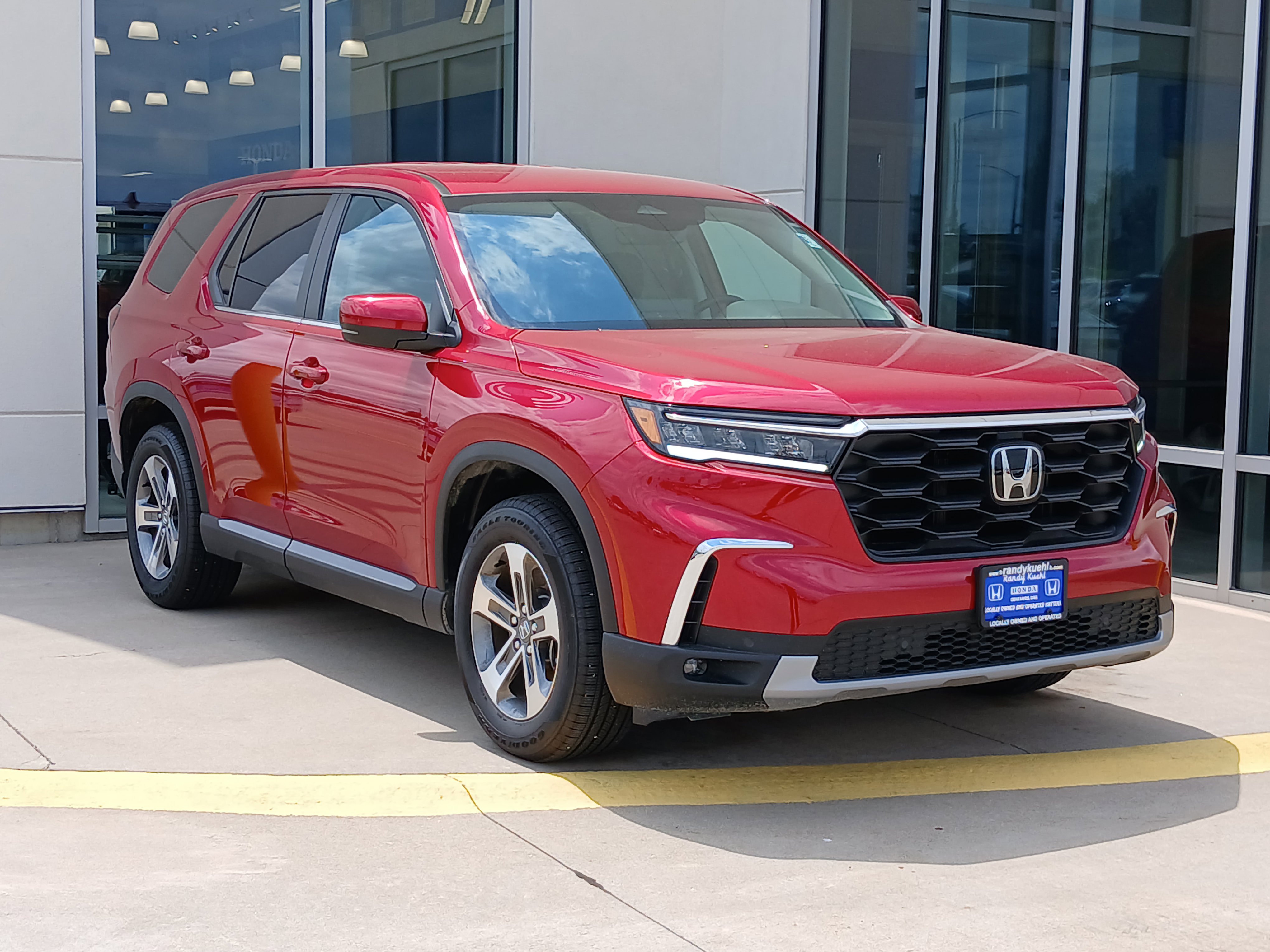 Used 2025 Honda Pilot EX-L image 5