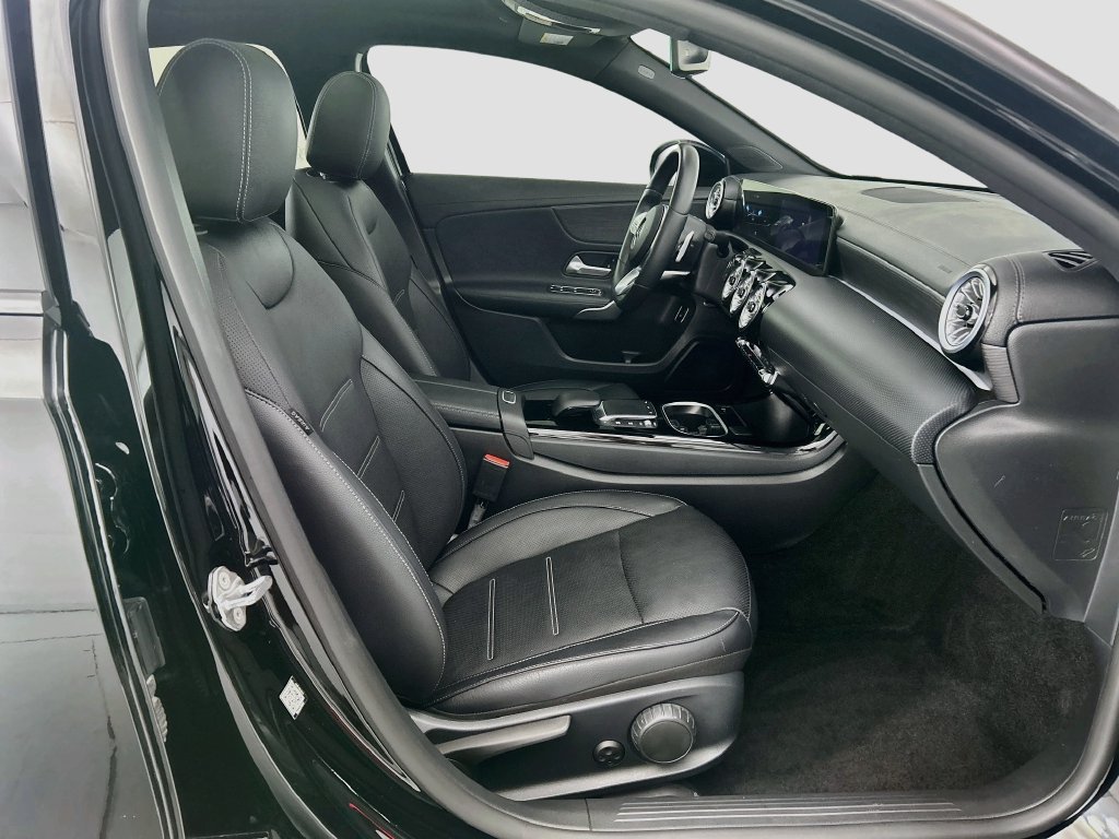 Used 2022 Mercedes-Benz A 220 4MATIC image 18