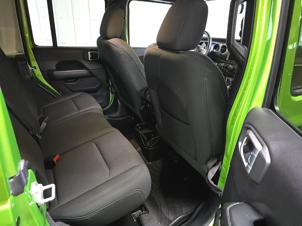 Used 2020 Jeep Wrangler Unlimited Sahara w/ Uconnect 4C Nav & Sound Group AWD/4WD image 17