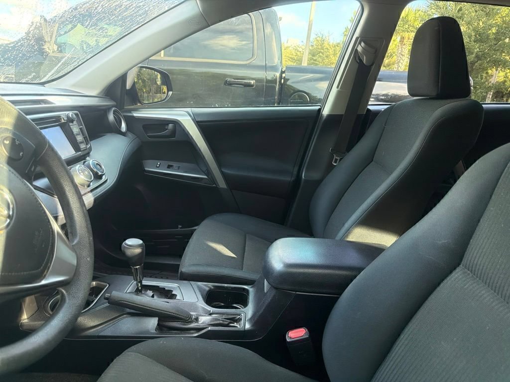 Used 2016 Toyota RAV4 LE FWD image 7