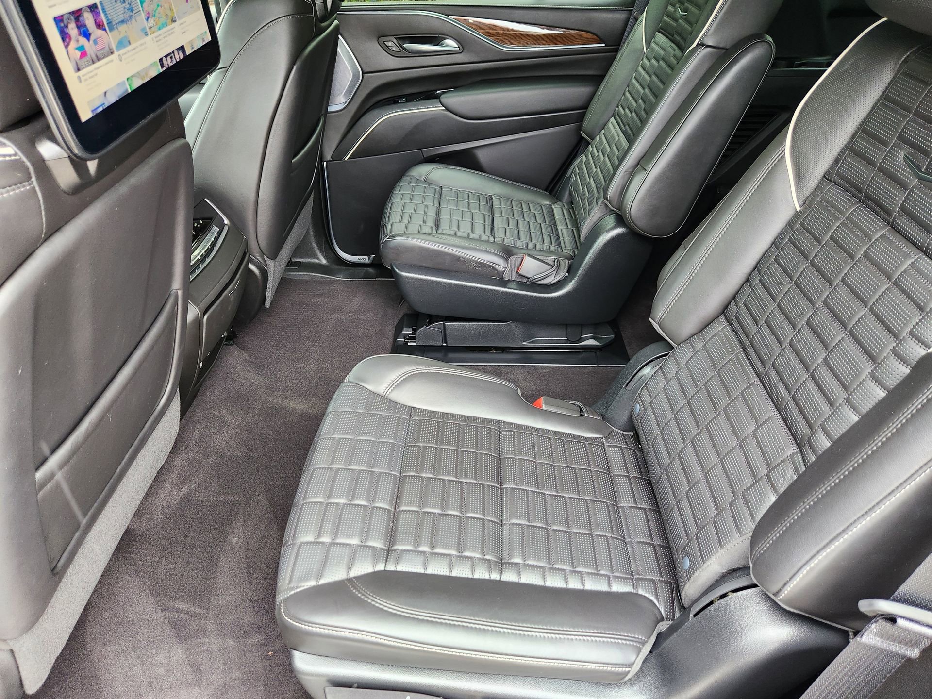 Used 2023 Cadillac Escalade Sport Platinum w/ LPO, ONYX Package image 31