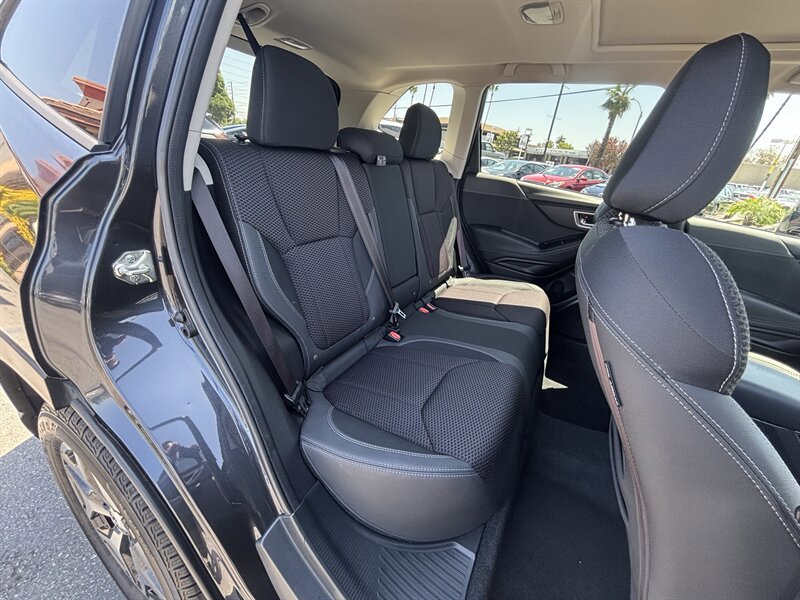 Used 2019 Subaru Forester Premium AWD/4WD image 22