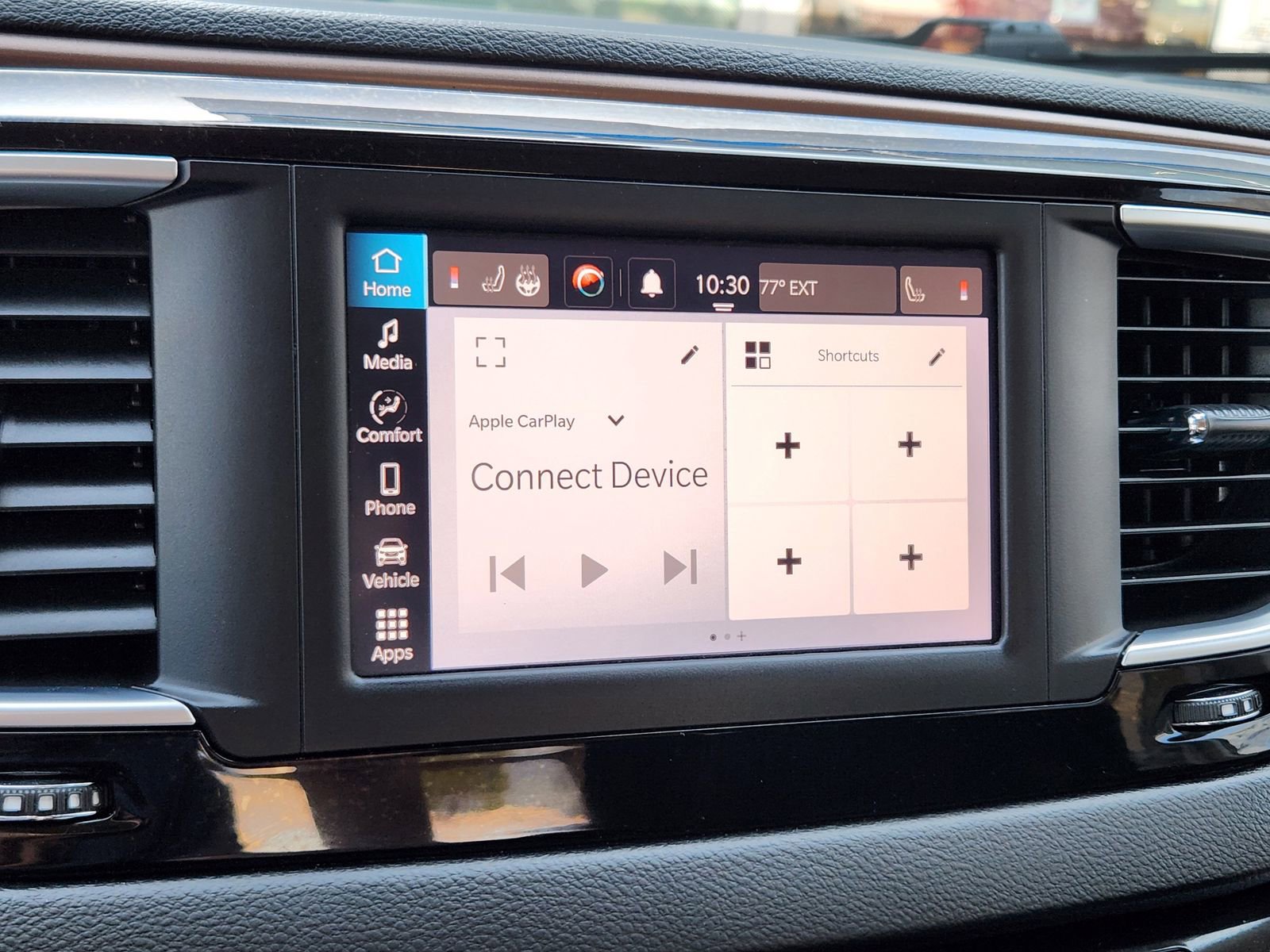 Used 2023 Chrysler Voyager LX image 16