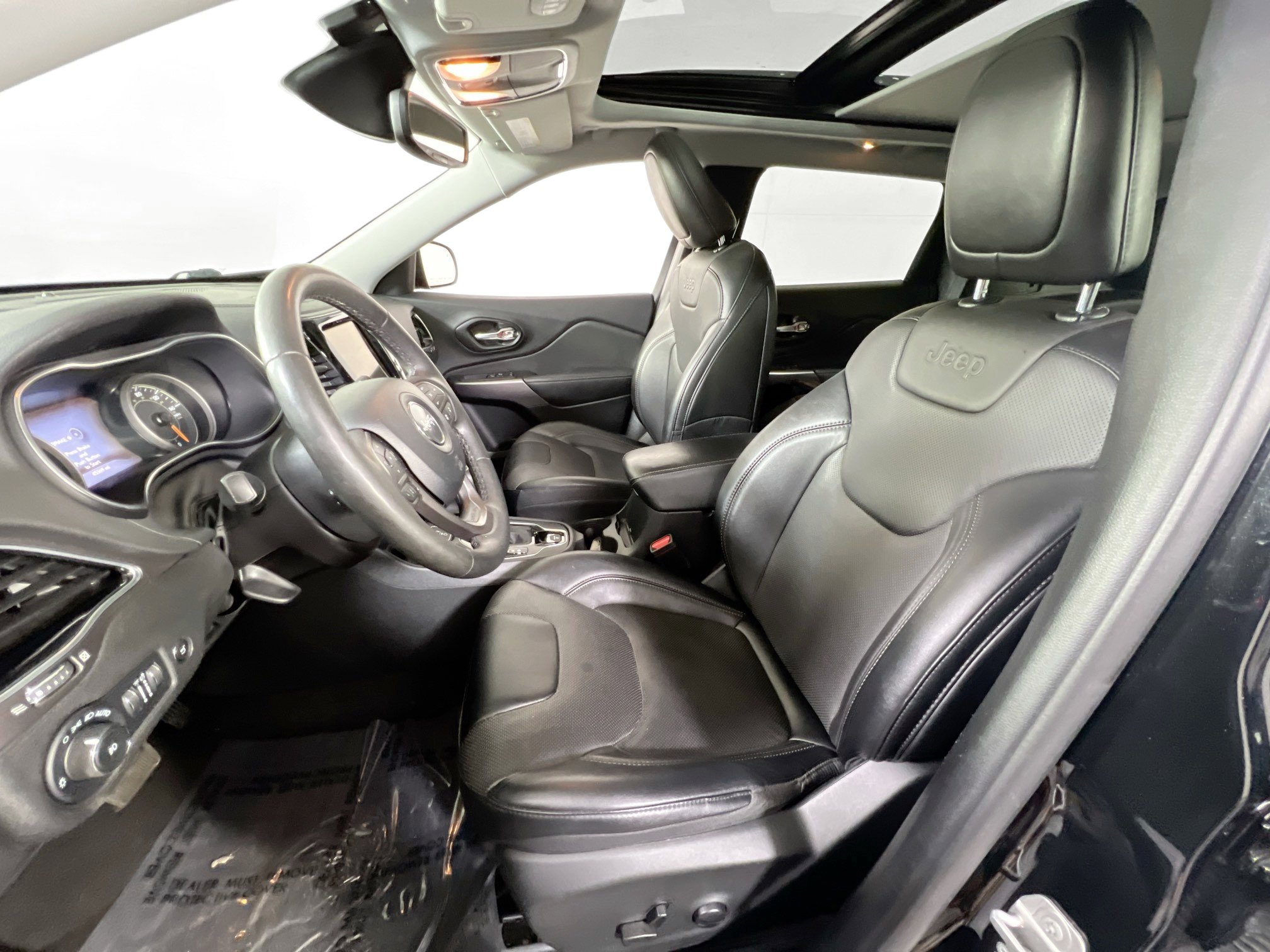 Used 2022 Jeep Cherokee Limited image 20