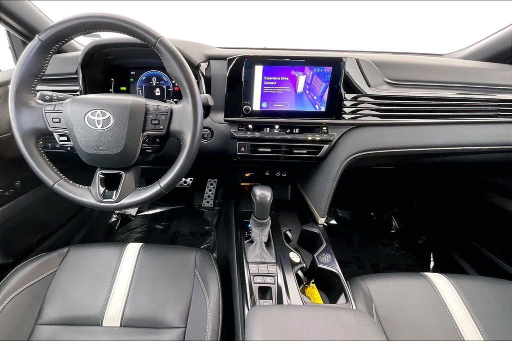 Used 2025 Toyota Camry SE image 21