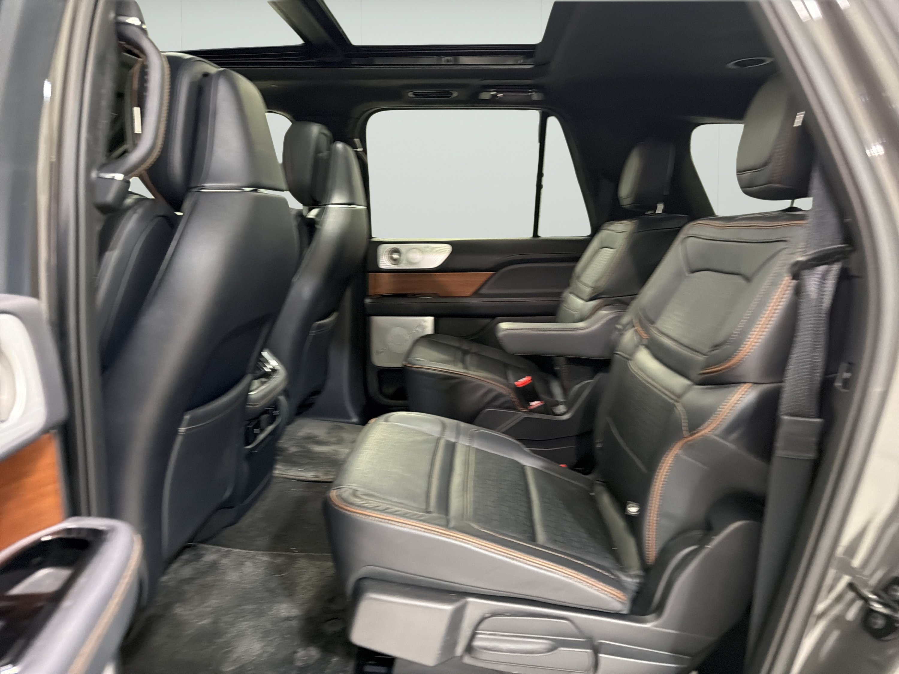 Used 2024 Lincoln Navigator L Black Label AWD/4WD image 10