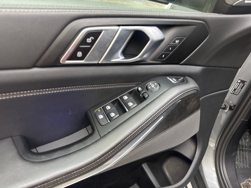 Used 2024 BMW X5 sDrive40i w/ Premium Package RWD image 33