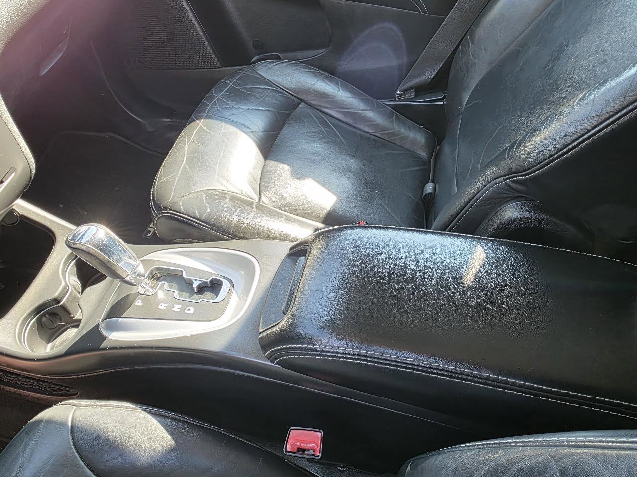 Used 2015 Dodge Journey SXT w/ Flexible Seating Group image 16