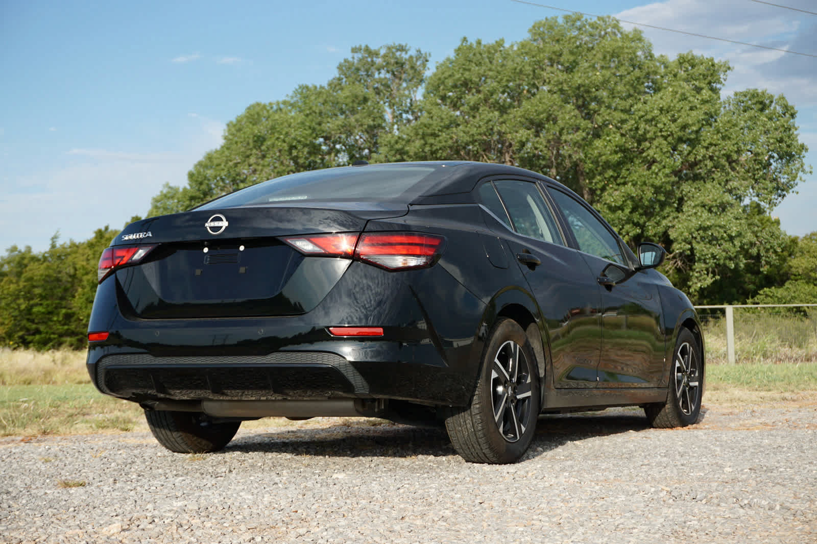 Used 2025 Nissan Sentra SV FWD image 4