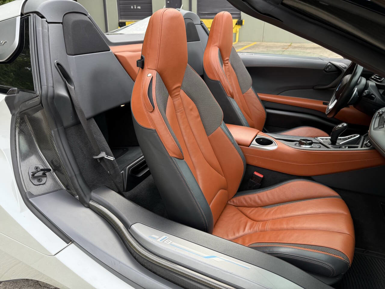 Used 2019 BMW i8 Roadster AWD/4WD image 29