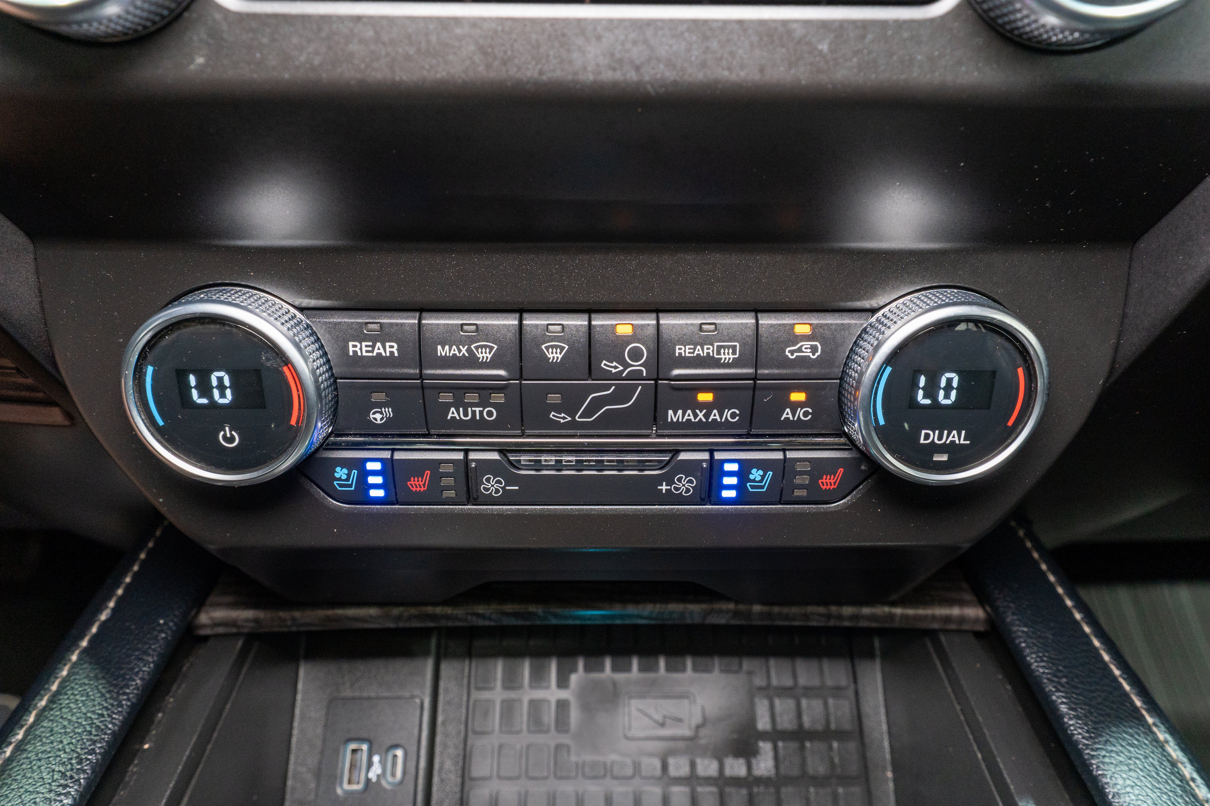 Used 2021 Ford Expedition Limited RWD image 23