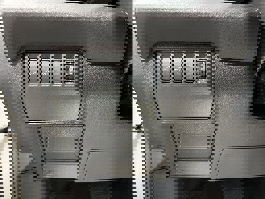 Used 2023 Subaru Ascent Limited w/ Technology Package image 17