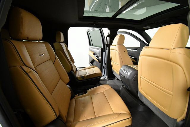 Used 2026 Cadillac Escalade ESV Luxury w/ LPO, Floor Liner Package AWD/4WD image 15