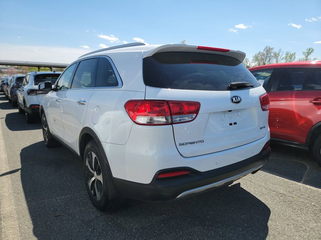 Used 2017 Kia Sorento EX image 9