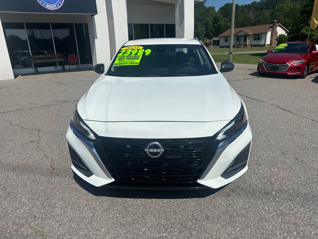 Used 2025 Nissan Altima 2.5 SV FWD image 8