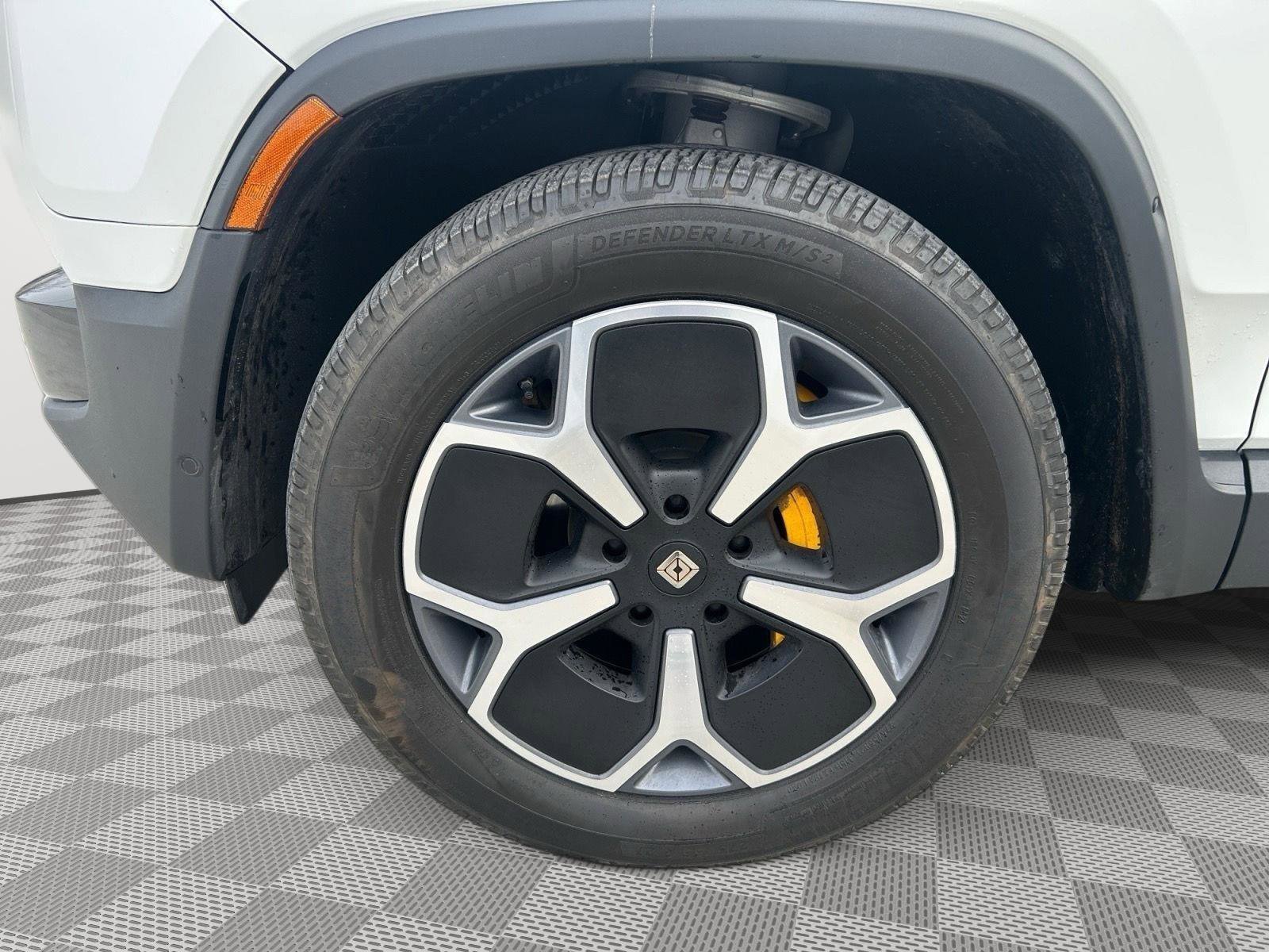 Used 2024 Rivian R1S Adventure image 38