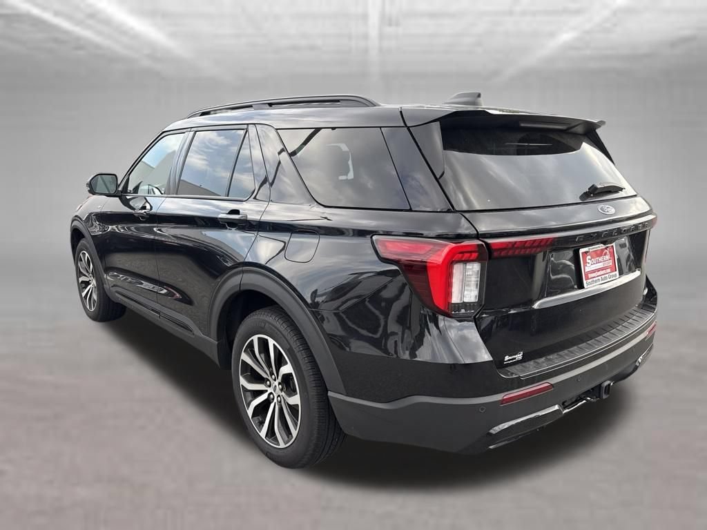 Used 2025 Ford Explorer ST-Line AWD/4WD image 4