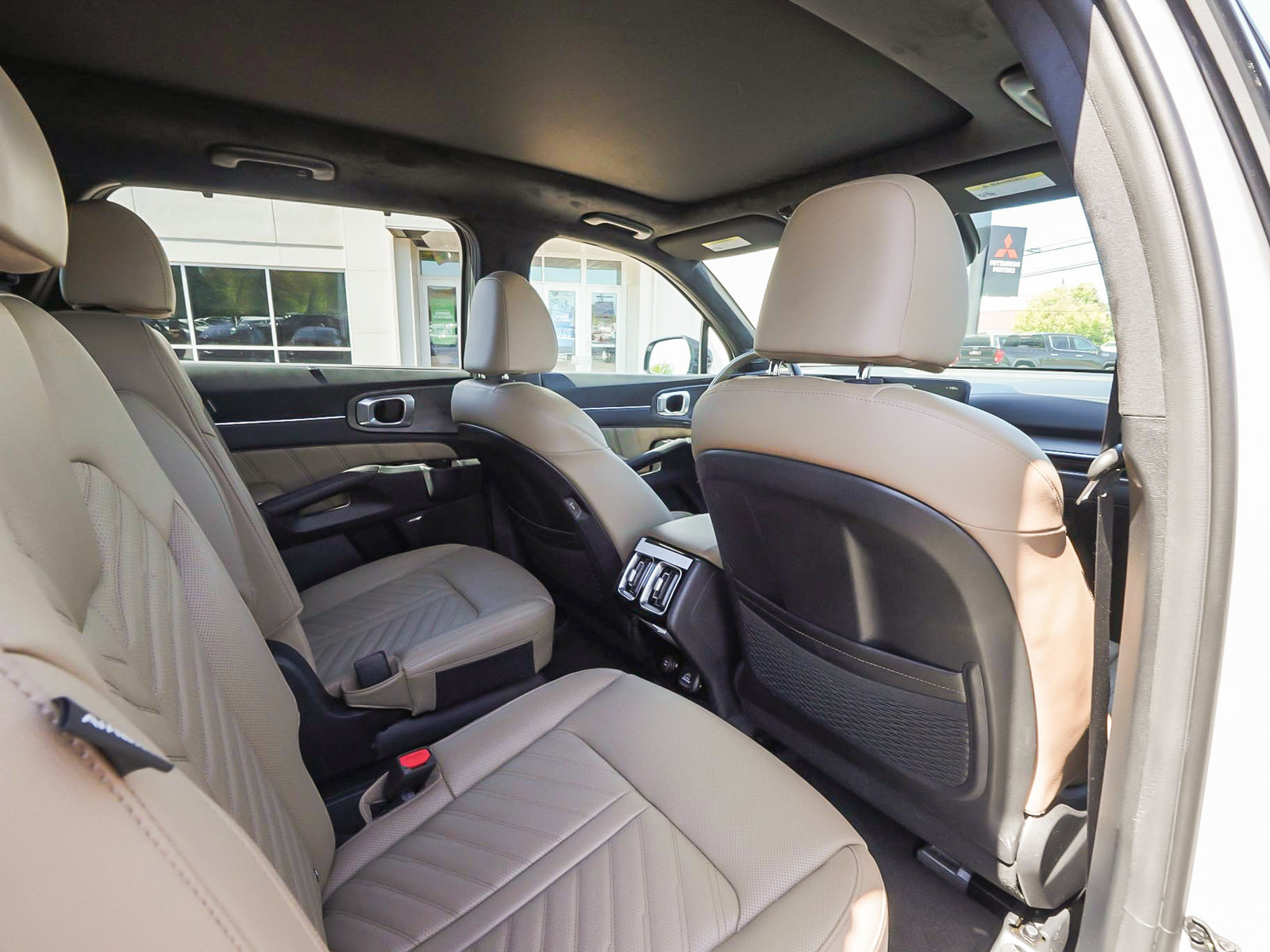 Used 2025 Kia Sorento SX Prestige w/ Olive Brown Leather Package AWD/4WD image 41