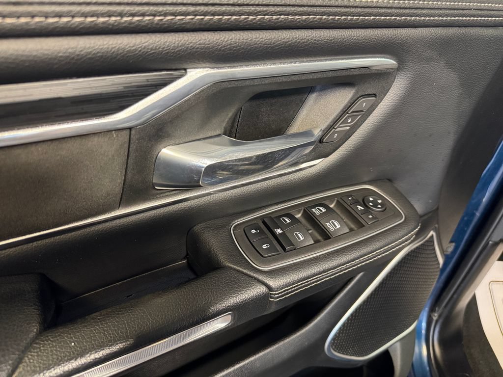 Used 2023 RAM 1500 Laramie AWD/4WD image 14