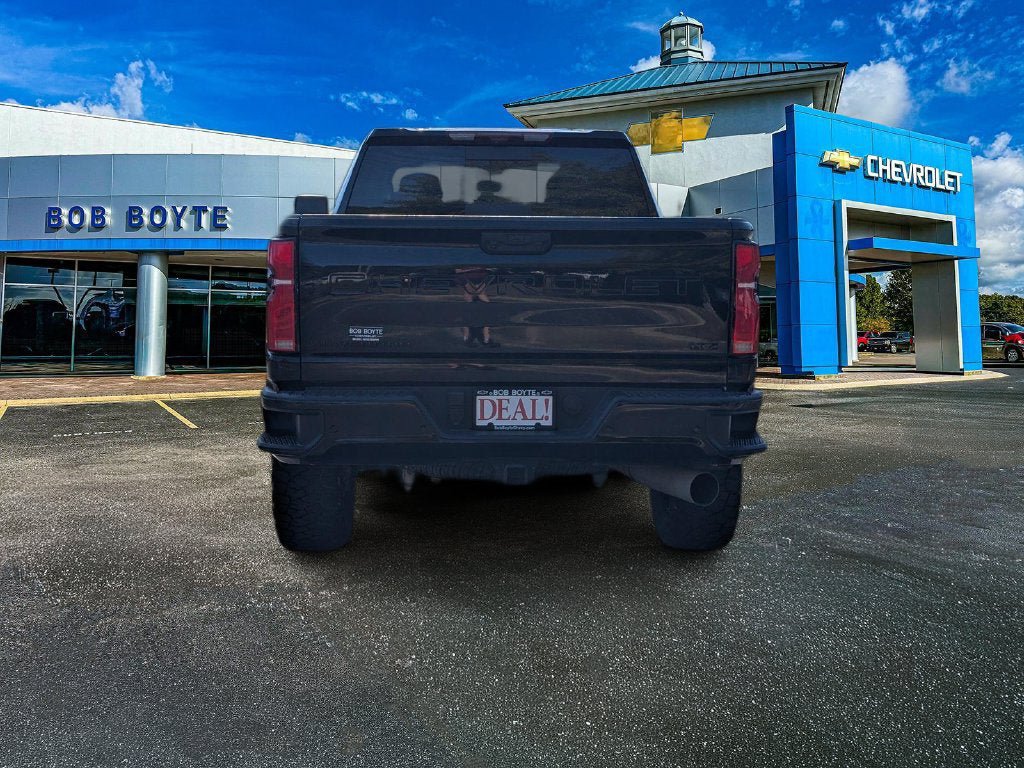Used 2024 Chevrolet Silverado 3500 LTZ w/ LTZ Plus Package AWD/4WD image 4